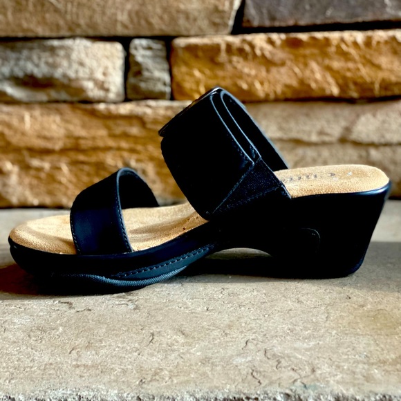 Women’s Cliffs Slip in Sandal - Picture 3 of 4